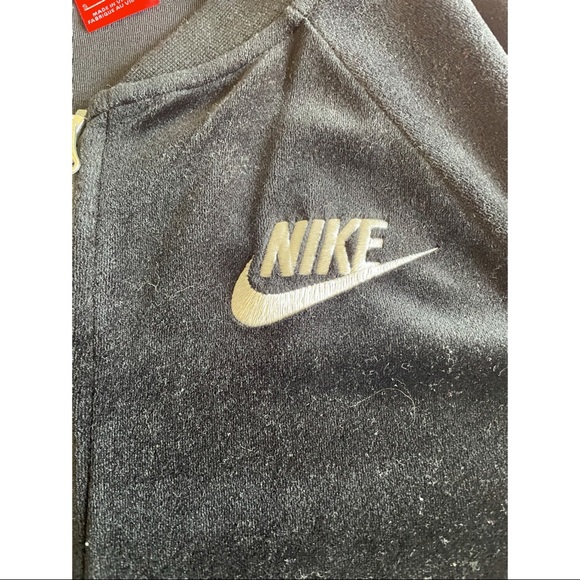 Nike Jacket - Picture 3 of 9